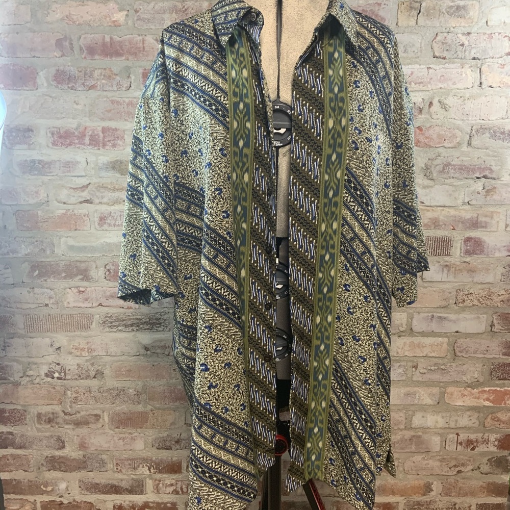 Batik keris button down blouse size 20